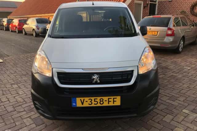 Peugeot Partner (2017) thumbnail 2