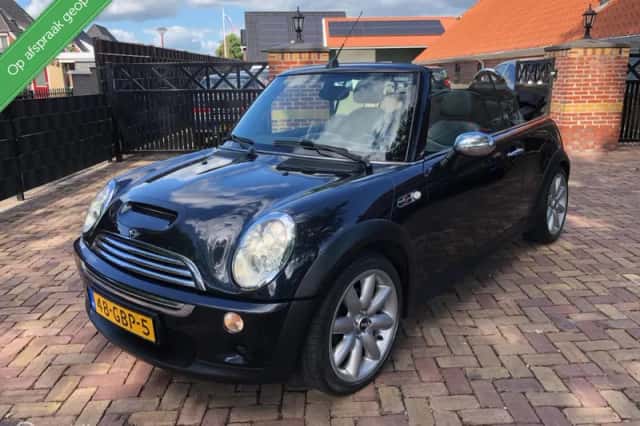 MINI Cabrio (2005) thumbnail 1