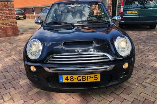 MINI Cabrio (2005) thumbnail 2
