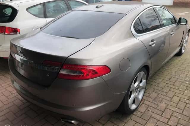 Jaguar XF (2010) thumbnail 4