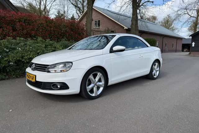 Volkswagen Eos (2011) thumbnail 1