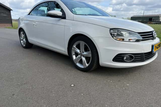 Volkswagen Eos (2011) thumbnail 3