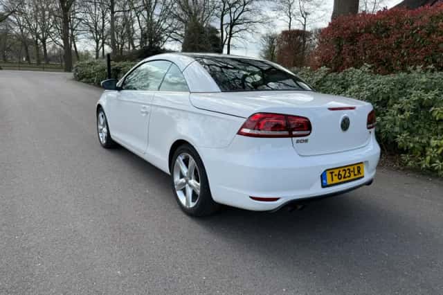 Volkswagen Eos (2011) thumbnail 5