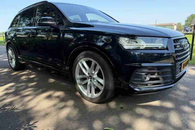 Audi Q7 (2017) thumbnail 3