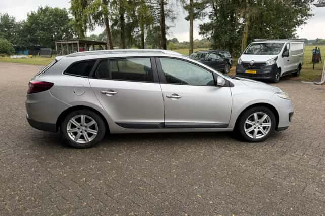 Renault Mégane (2012) thumbnail 4
