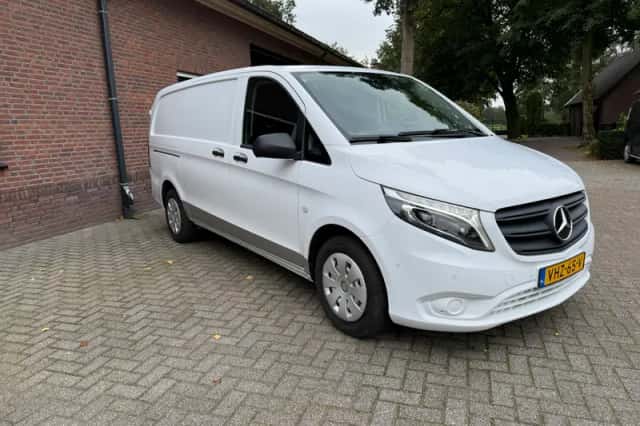 Mercedes-Benz Vito (2021) thumbnail 3