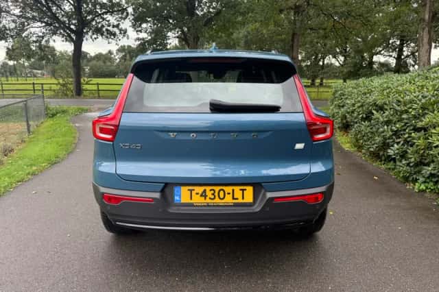 Volvo XC40 (2023) thumbnail 5