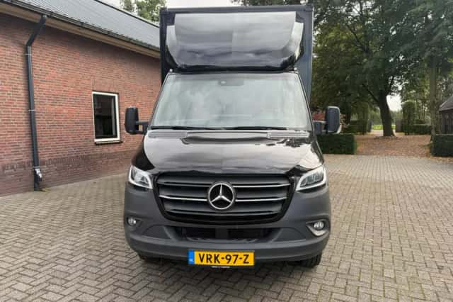 Mercedes-Benz Sprinter (2022) thumbnail 2