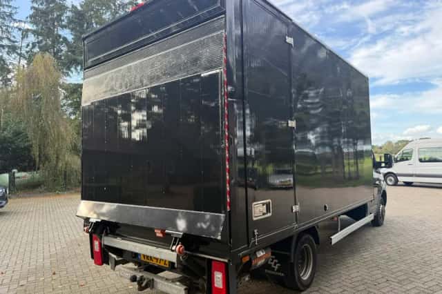 Mercedes-Benz Sprinter (2022) thumbnail 4