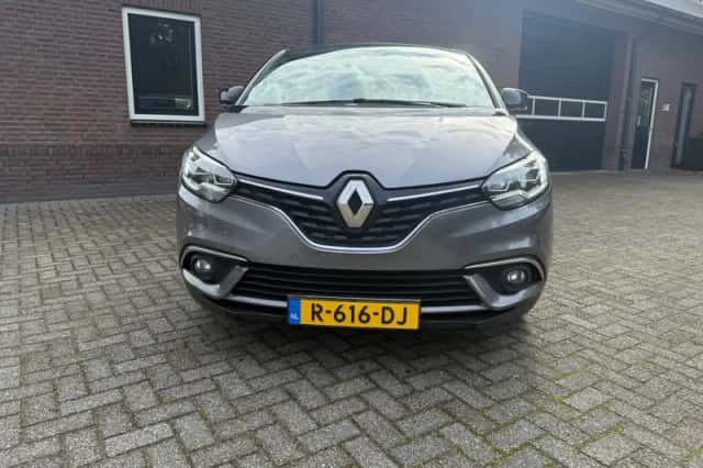 Renault Scénic (2018) thumbnail 2