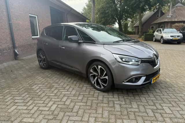Renault Scénic (2018) thumbnail 3