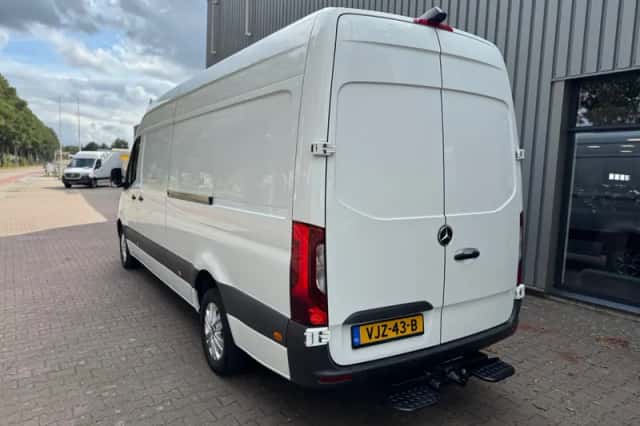 Mercedes-Benz Sprinter (2021) thumbnail 4