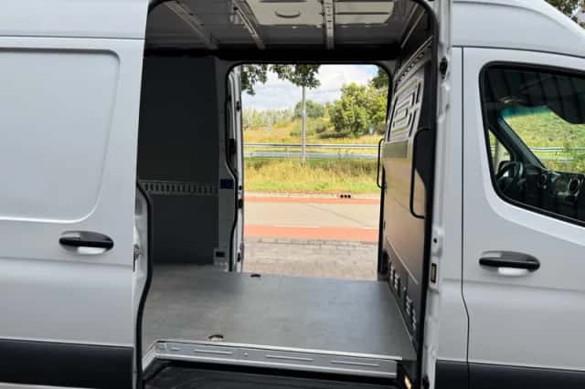 Mercedes-Benz Sprinter (2021) thumbnail 6