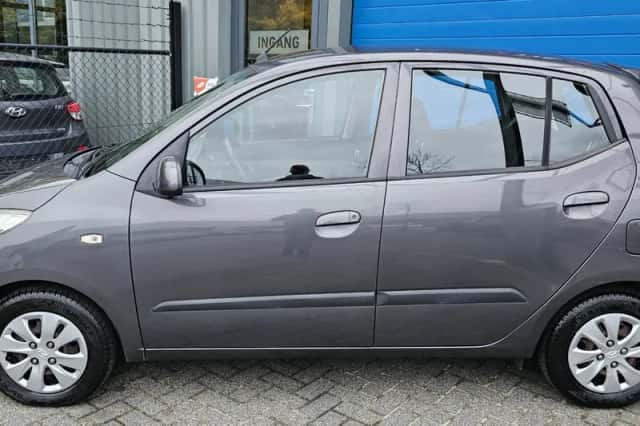 Hyundai i10 (2012) thumbnail 2
