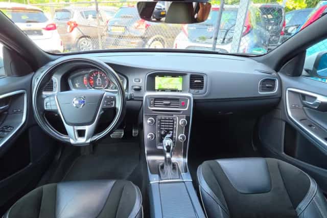 Volvo V60 (2016) thumbnail 4