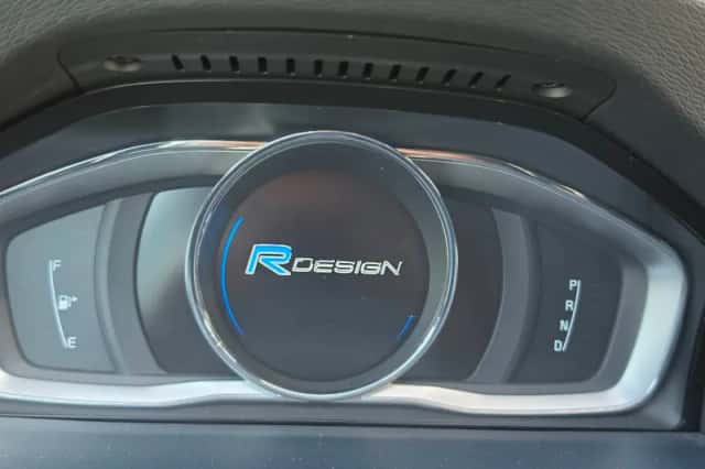 Volvo V60 (2016) thumbnail 5