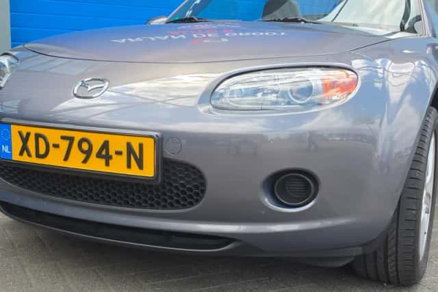 Mazda MX-5 (2007) thumbnail 2