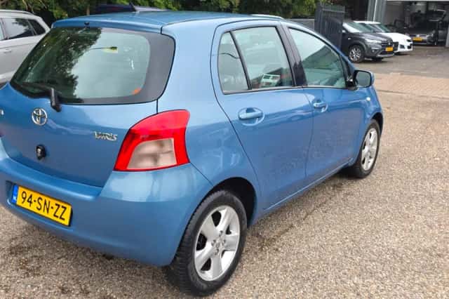 Toyota Yaris (2006) thumbnail 4