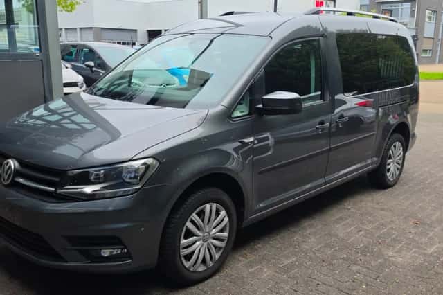 Volkswagen Caddy Maxi (2018) thumbnail 1