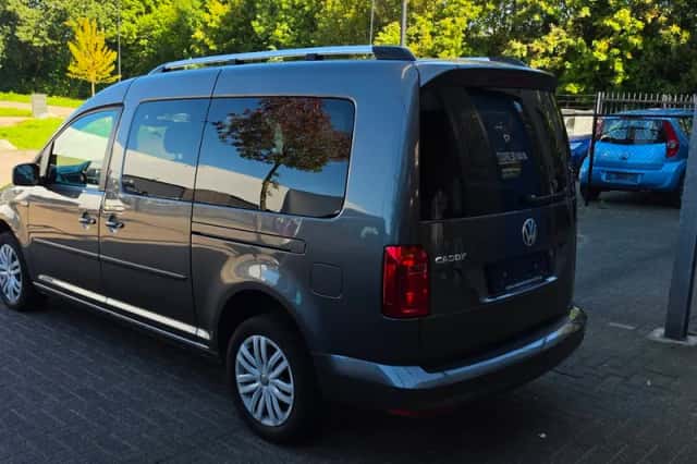 Volkswagen Caddy (2018) thumbnail 5