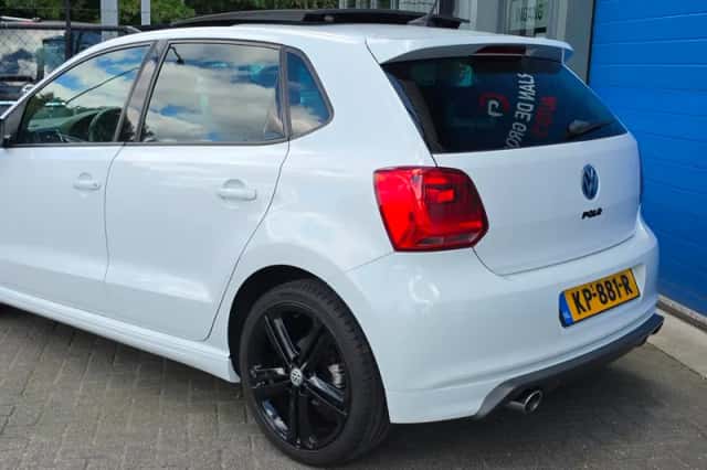 Volkswagen Polo (2016) thumbnail 3