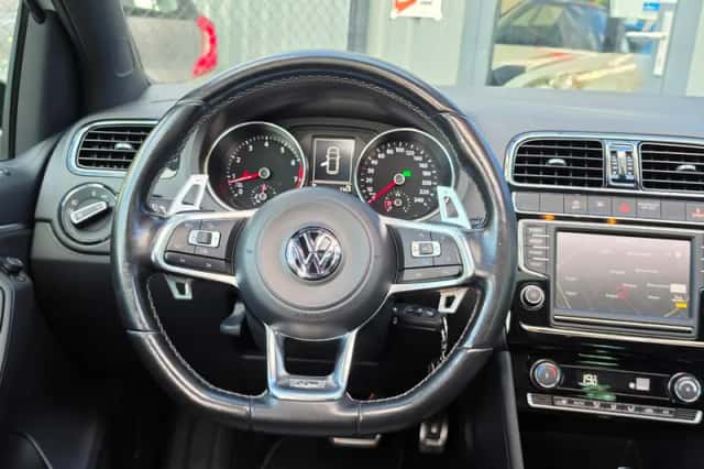 Volkswagen Polo (2016) thumbnail 6