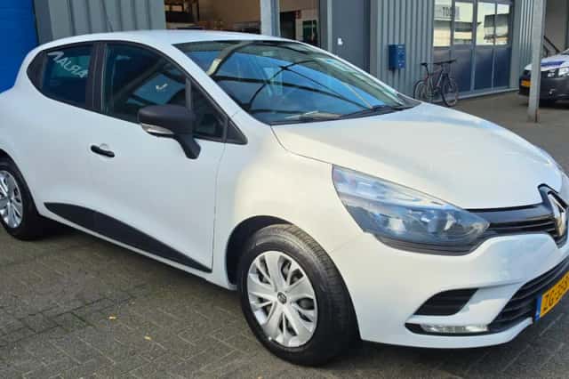 Renault Clio (2019) thumbnail 4