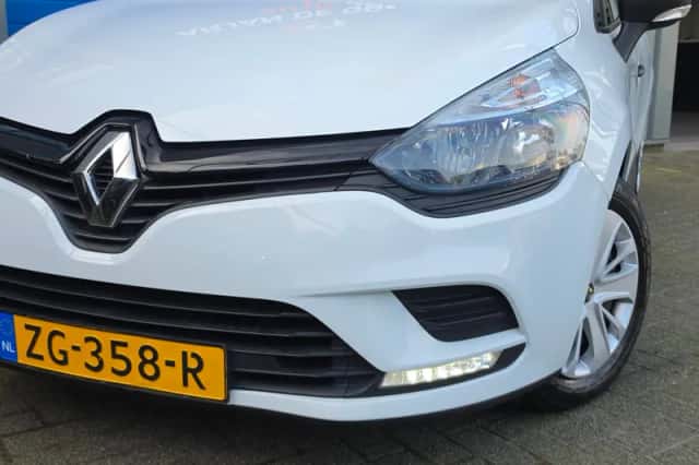 Renault Clio (2019) thumbnail 5