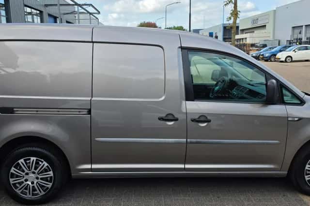 Volkswagen Caddy (2018) thumbnail 3