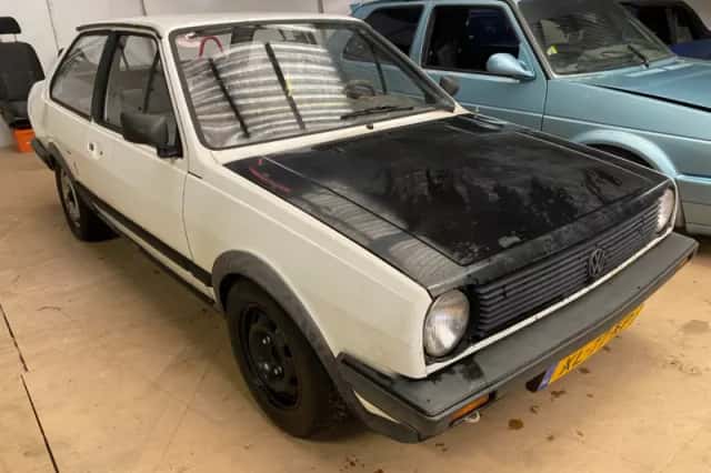 Volkswagen Polo (1989) thumbnail 2