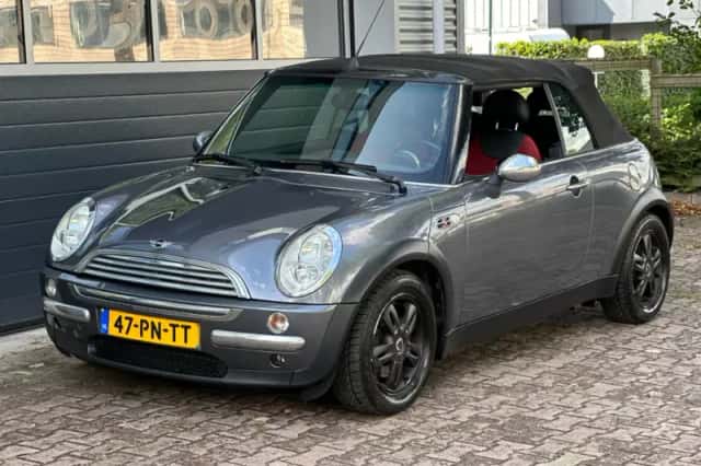 MINI Cabrio (2004) thumbnail 1