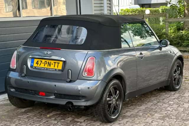 MINI Cabrio (2004) thumbnail 2