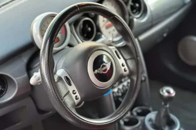 MINI Cabrio (2004) thumbnail 4