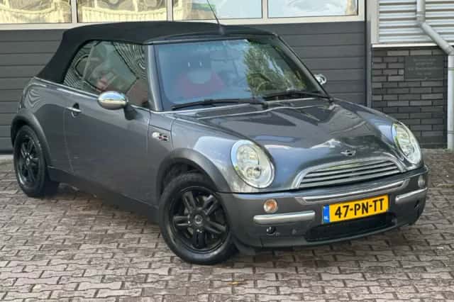 MINI Cabrio (2004) thumbnail 5