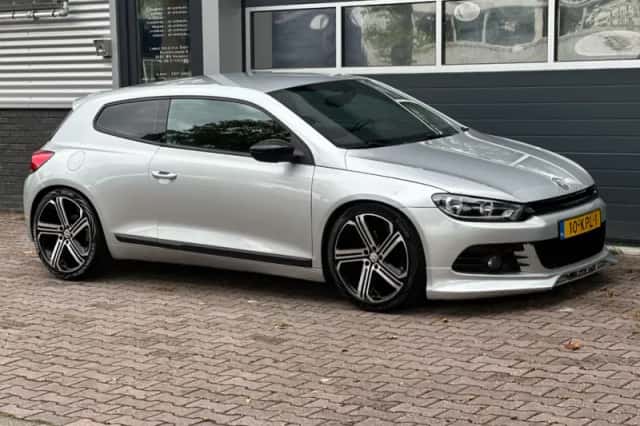 Volkswagen Scirocco (2010) thumbnail 2