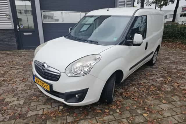 Opel Combo (2015) thumbnail 1