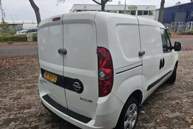 Opel Combo (2015) thumbnail 6