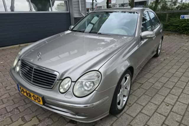 Mercedes-Benz E-Klasse (2005) thumbnail 1