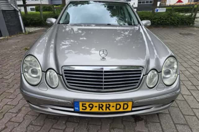 Mercedes-Benz E-Klasse (2005) thumbnail 4