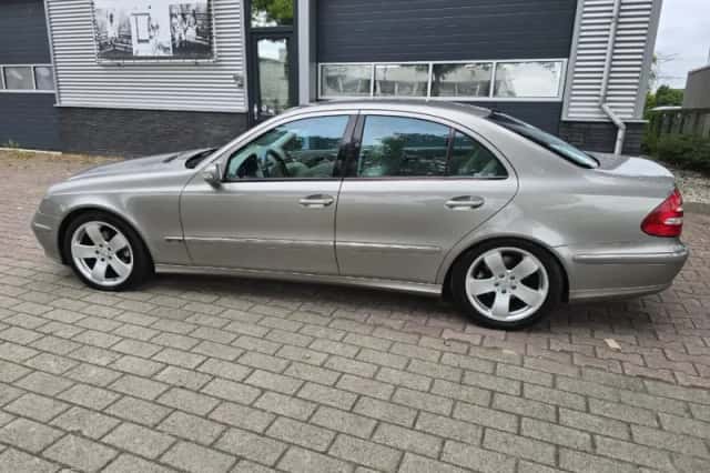Mercedes-Benz E-Klasse (2005) thumbnail 5