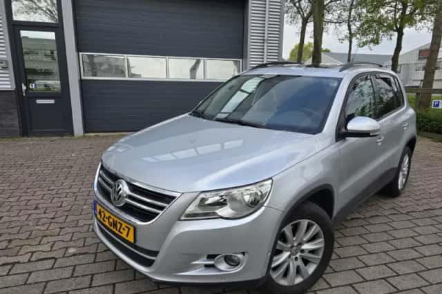Volkswagen Tiguan (2008) thumbnail 1
