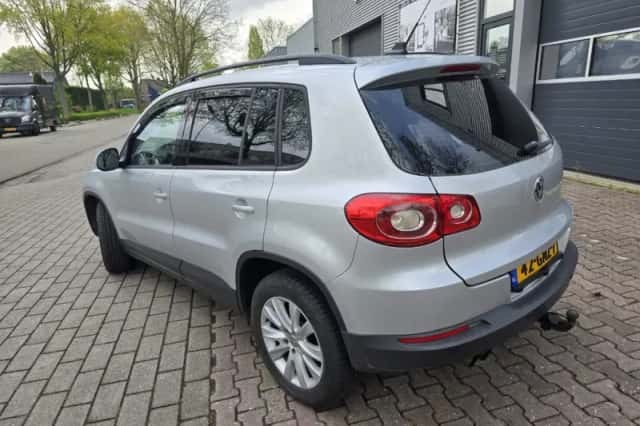 Volkswagen Tiguan (2008) thumbnail 4