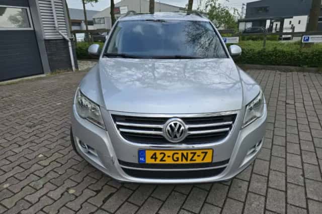 Volkswagen Tiguan (2008) thumbnail 5