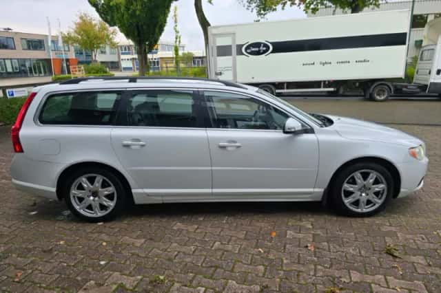 Volvo V70 (2009) thumbnail 4