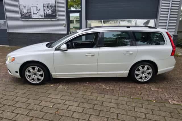 Volvo V70 (2009) thumbnail 5