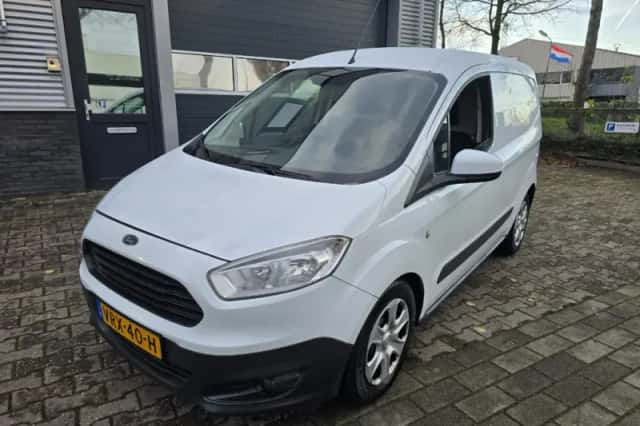 Ford Transit Courier (2017) thumbnail 1