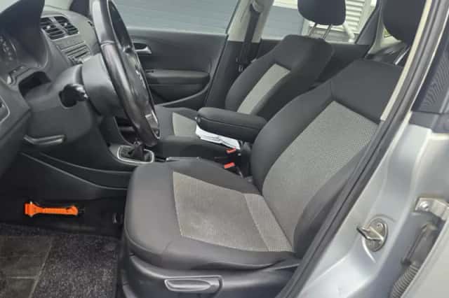 Volkswagen Polo (2010) thumbnail 2