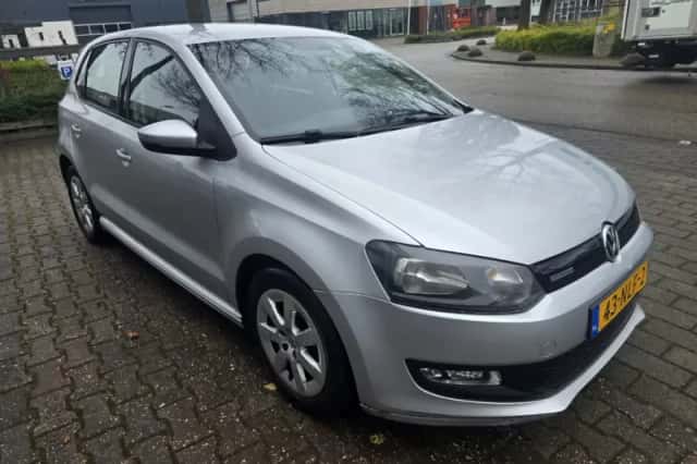 Volkswagen Polo (2010) thumbnail 3