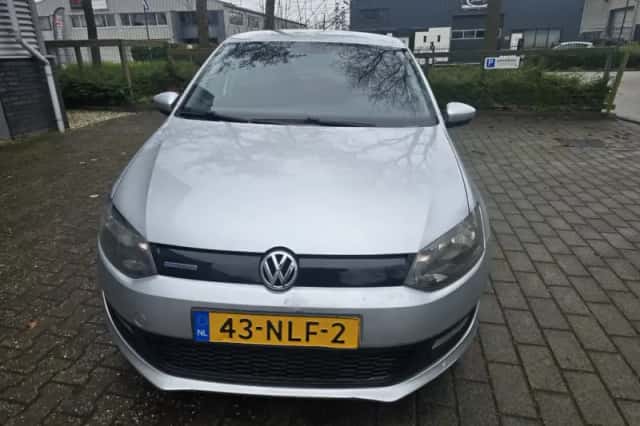 Volkswagen Polo (2010) thumbnail 4