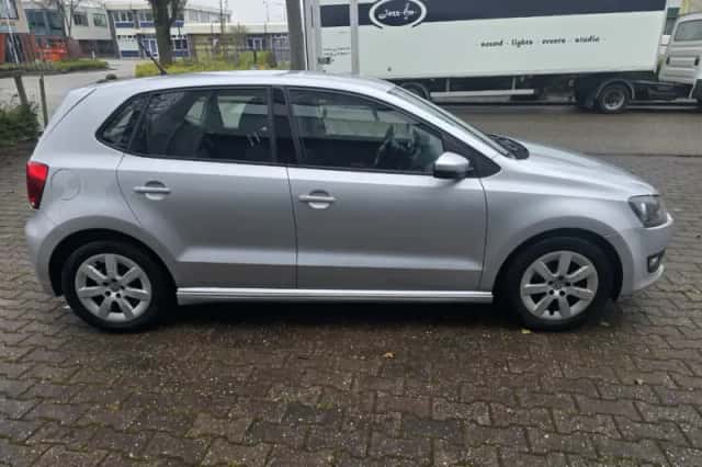 Volkswagen Polo (2010) thumbnail 6